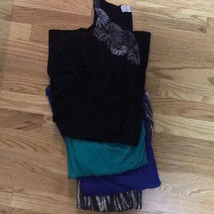 Lot of 4 xs maternity dresses